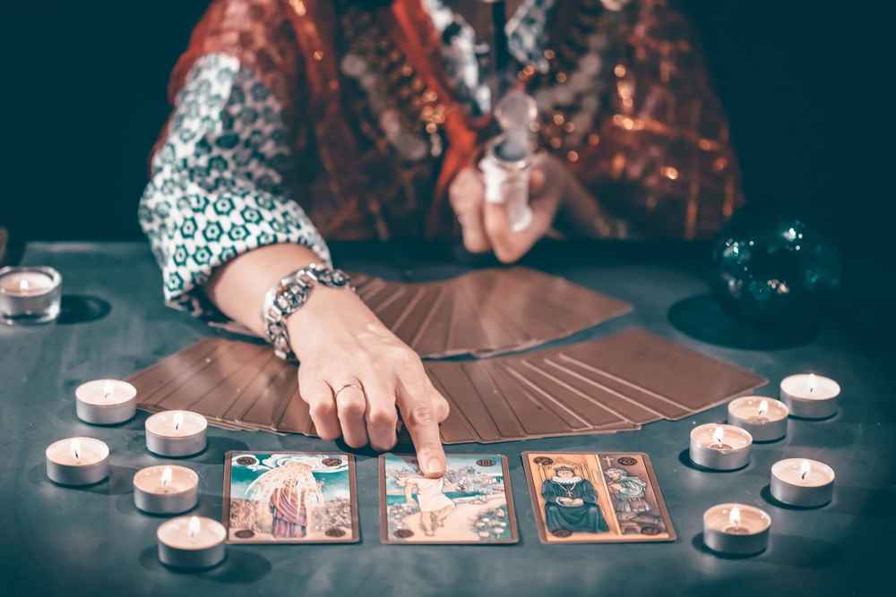 10 Things You Should Expect During A Psychic Reading Session